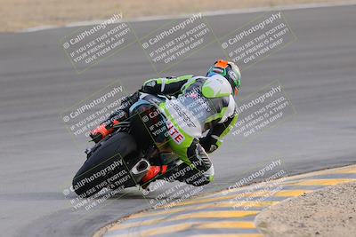 media/Dec-17-2022-SoCal Trackdays (Sat) [[224abd9271]]/Turn 10 Backside (120pm)/